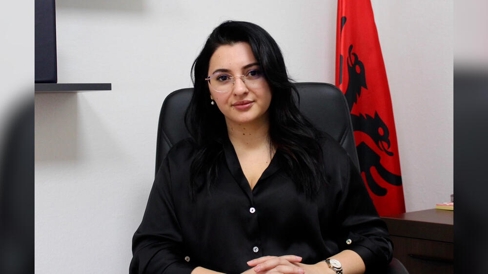 Portrait photo of Klaudia Hasanllari, Director of the Center for the Prevention of Juvenile and Youth Crimes (QPKMR)