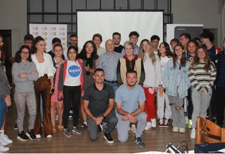 22 të rinj nga 6 rajone të Shqipërisë u mblodhën së bashku për të përfaqësuar komunitetet e tyre