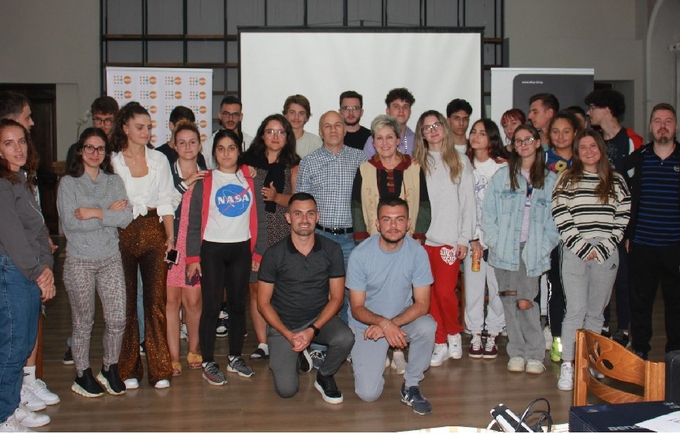 22 young people from 6 regions of Albania came together representing their communities and marginalized groups